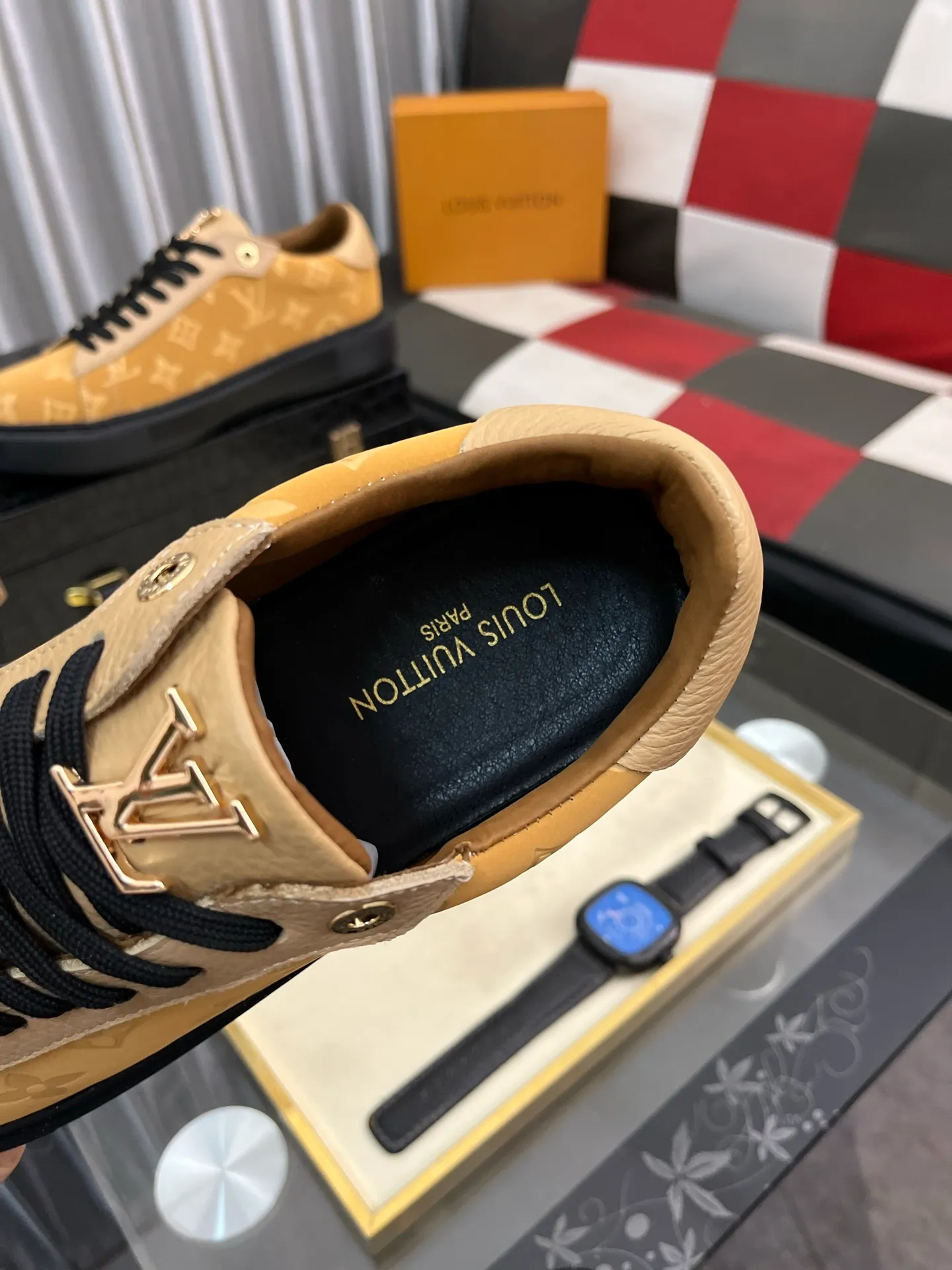 Men's shoes 💰440⌚️⌚️《LV》latest men's casual shoes, genuine leather lining, rubber wear-resistant outsole, fine lines and beautiful strips, not too much decoration, European and American style, comfortable and high-end, code number: 38 to 44 45 can be customized, 3️⃣colors are available